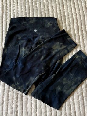 lululemon athletica Black & Olive Tie-Dye Align Leggings
